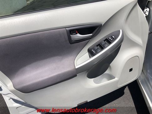 Used 2010 Toyota Prius FWD image 9
