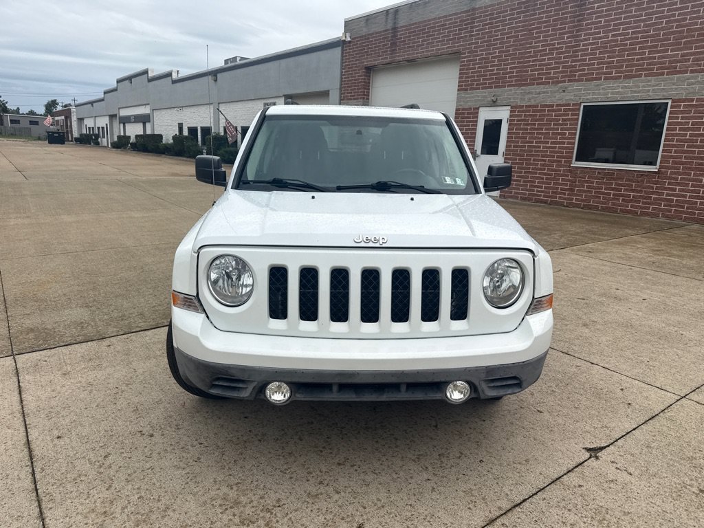 Used 2015 Jeep Patriot Latitude w/ Sun/Sound Group AWD/4WD image 2