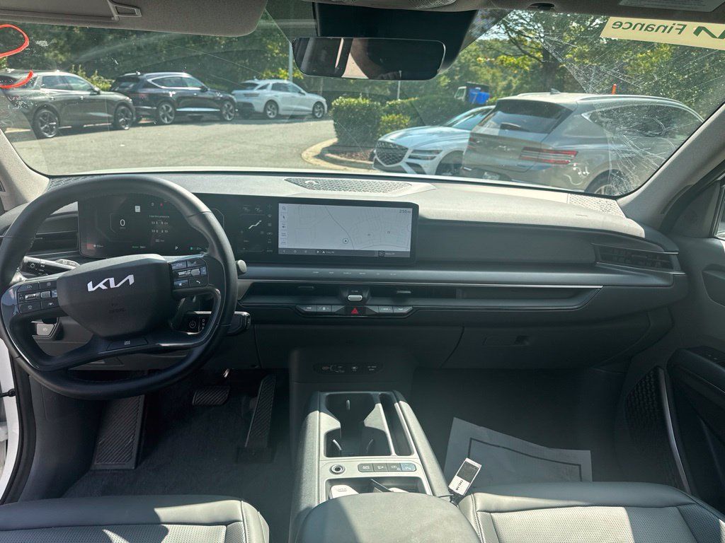 Used 2024 Kia EV9 Light Long Range RWD image 25