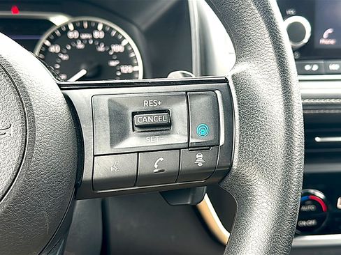 Used 2023 Nissan Rogue SV FWD image 28