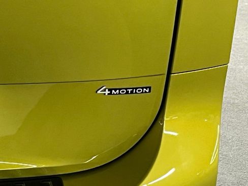 Used 2025 Volkswagen ID. Buzz 1st Edition image 38