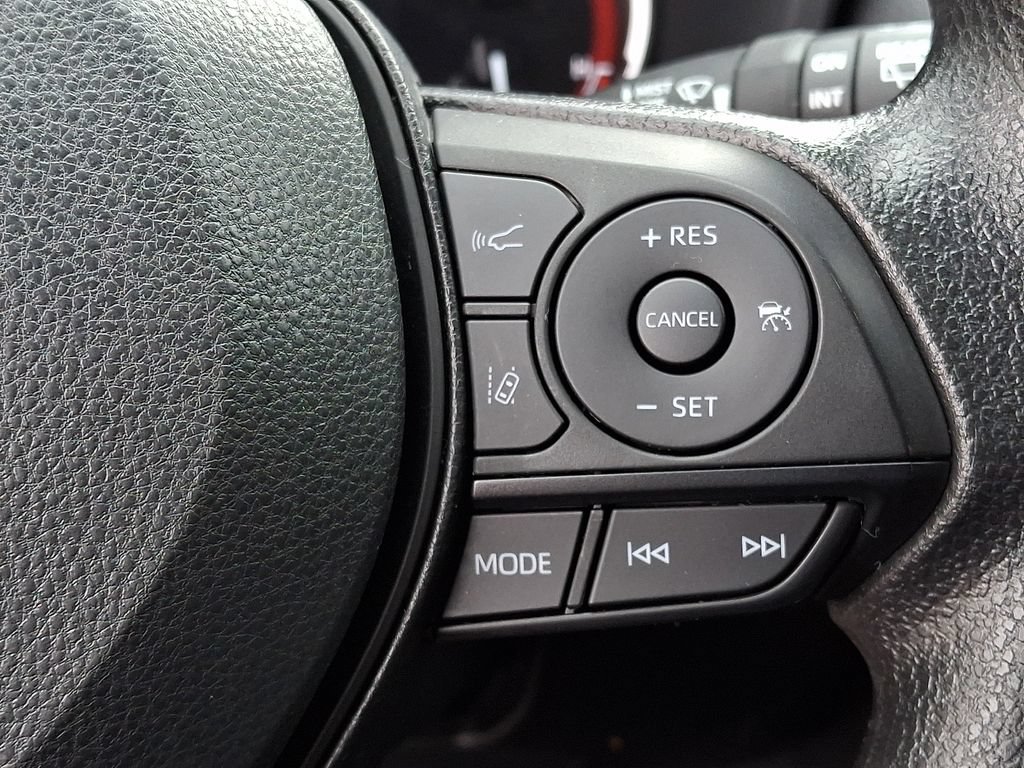 Certified 2025 Toyota RAV4 XLE AWD/4WD image 25
