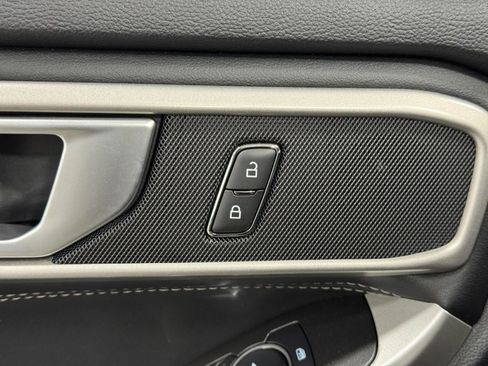 Used 2023 Ford Explorer XLT image 23