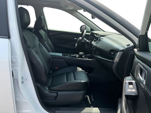 Used 2026 Nissan Rogue SV w/ SV Premium Package FWD image 22