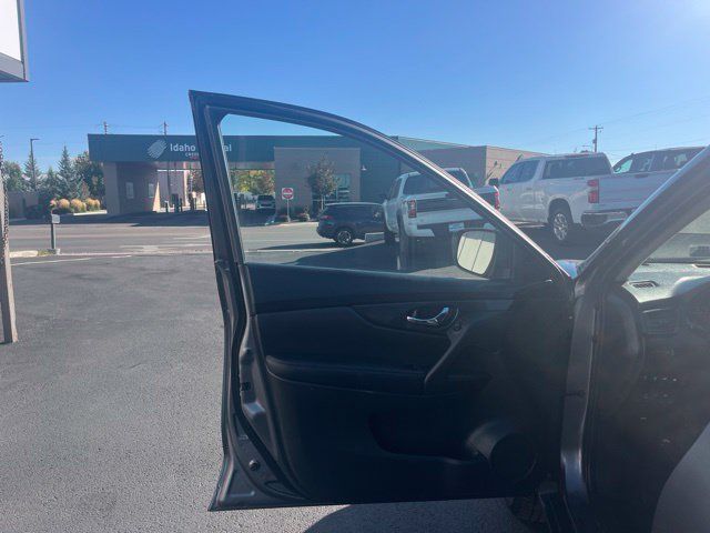 Used 2020 Nissan Rogue SV AWD/4WD image 26