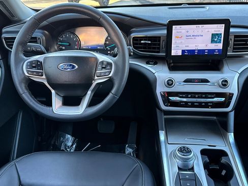 Used 2023 Ford Explorer XLT w/ Equipment Group 202A image 14