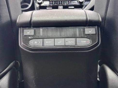 Used 2021 Toyota Highlander Platinum AWD/4WD image 35