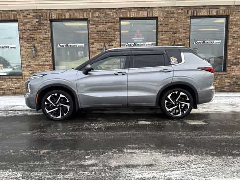 Used 2023 Mitsubishi Outlander SEL 40th Anniversary image 2