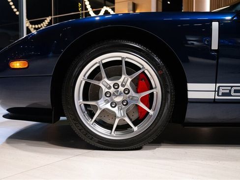 Used 2006 Ford GT RWD image 26