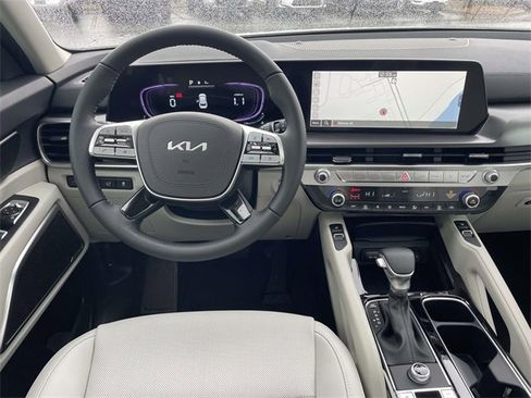 New 2025 Kia Telluride S image 2