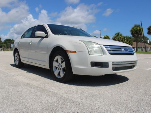 Used 2009 Ford Fusion SE FWD image 18