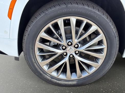 New 2026 Buick Enclave Avenir w/ Super Cruise Package FWD image 10