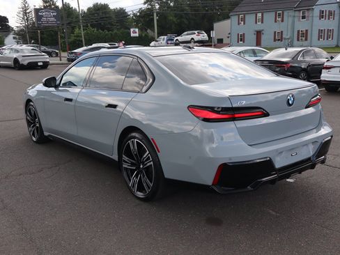 Used 2023 BMW i7 xDrive60 w/ Parking Assistance Package AWD/4WD image 7