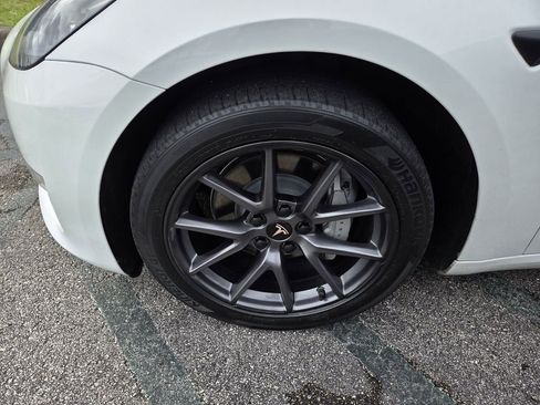 Used 2023 Tesla Model 3 Standard Range image 4