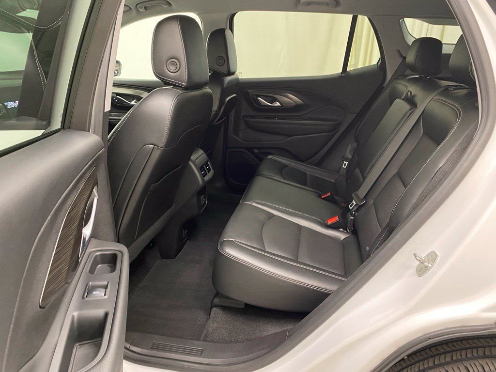 Used 2024 GMC Terrain SLT AWD/4WD image 16