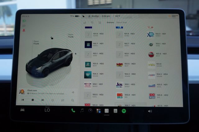 Used 2023 Tesla Model Y Performance AWD/4WD image 36