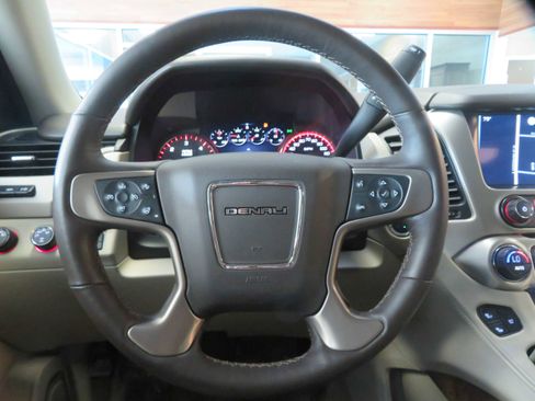 Used 2015 GMC Yukon XL Denali w/ Touring Package AWD/4WD image 30