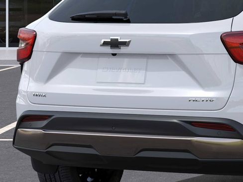 New 2026 Chevrolet Trax ACTIV FWD image 14