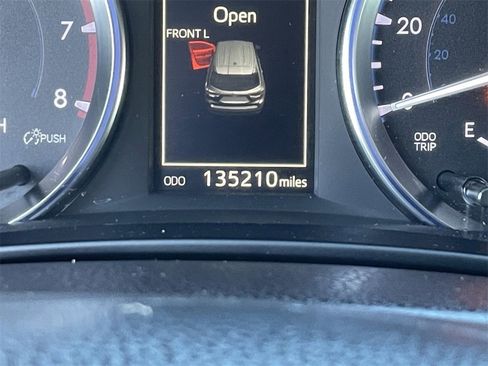 Used 2015 Toyota Highlander XLE image 29