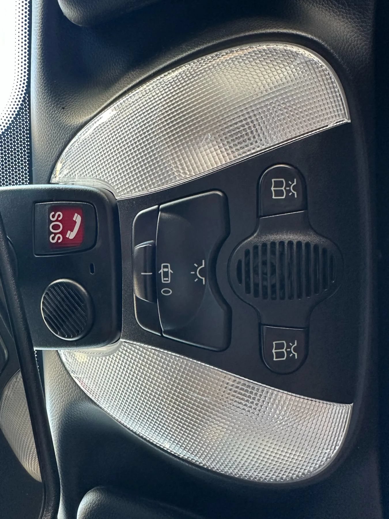 Used 2011 Mercedes-Benz SL 550 image 19