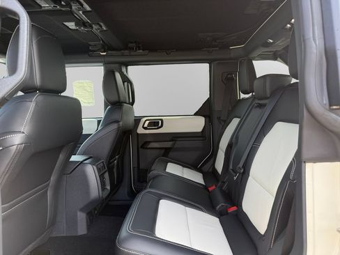 New 2026 Ford Bronco Outer Banks w/ Sasquatch Package AWD/4WD image 15