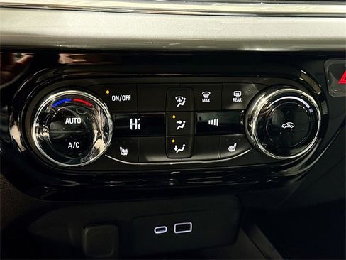 New 2026 Chevrolet Trax LT w/ Driver Confidence Package image 18