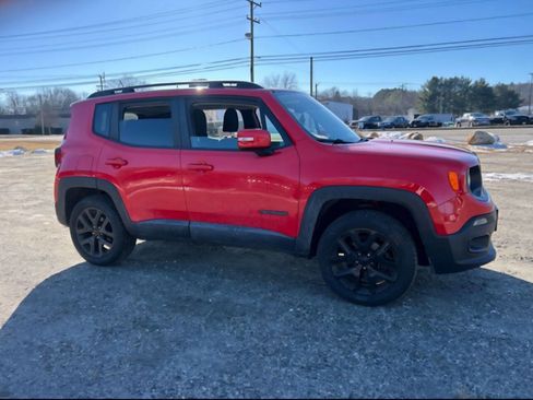 Used 2017 Jeep Renegade Altitude w/ Safety & Security Group image 4