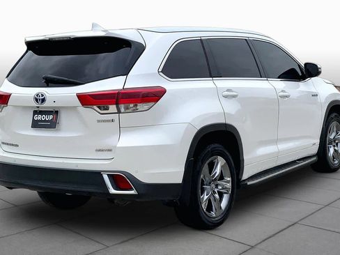 Used 2018 Toyota Highlander Limited Platinum AWD/4WD image 13