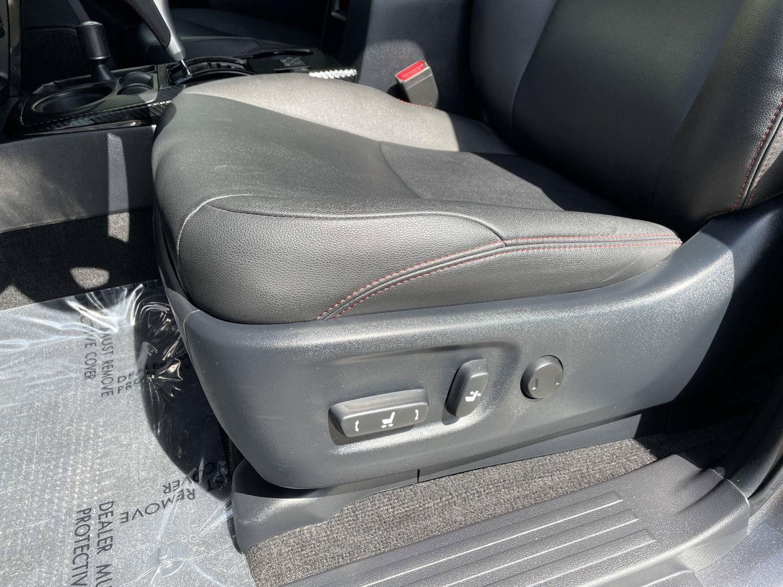 Used 2020 Toyota 4Runner TRD Off-Road Premium w/ Moonroof Package AWD/4WD image 18