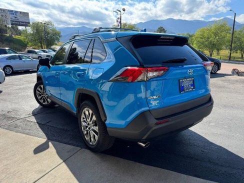 Used 2021 Toyota RAV4 XLE Premium AWD/4WD image 5