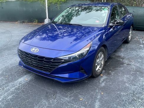 Used 2021 Hyundai Elantra SE image 4