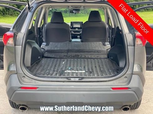 Used 2021 Toyota RAV4 XLE AWD/4WD image 40