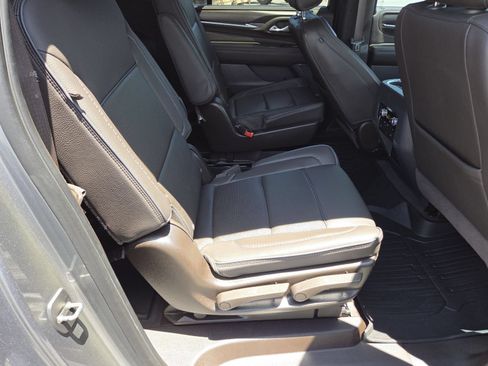 Used 2021 GMC Yukon XL Denali w/ Denali Premium Package RWD image 30