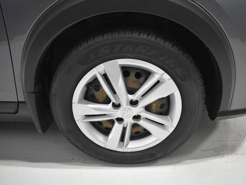 Used 2021 Nissan Kicks S FWD image 10