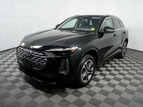 Certified 2025 Audi Q5 Premium w/ Convenience Package image 26