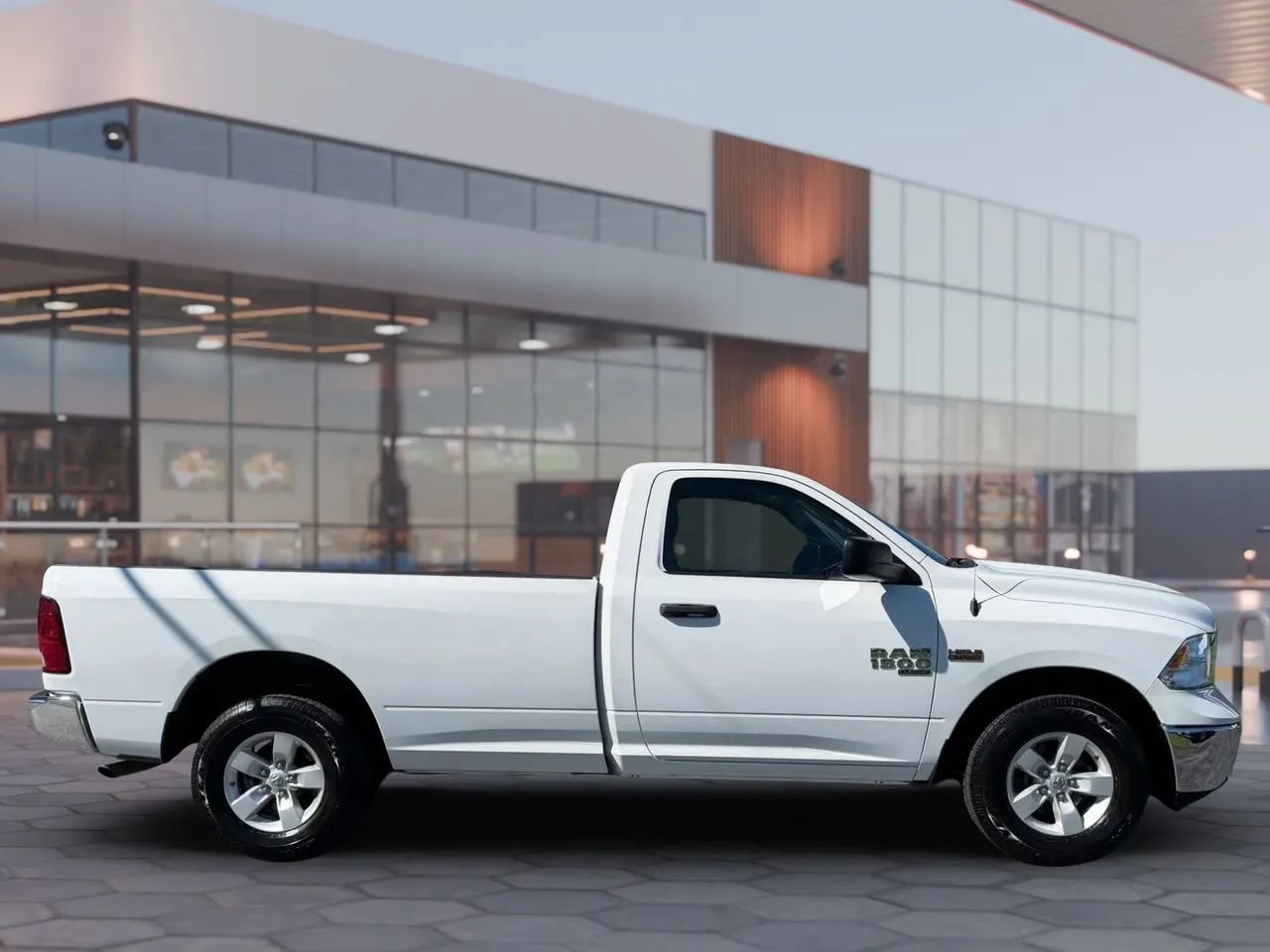 Used 2022 RAM 1500 Classic SLT AWD/4WD image 3