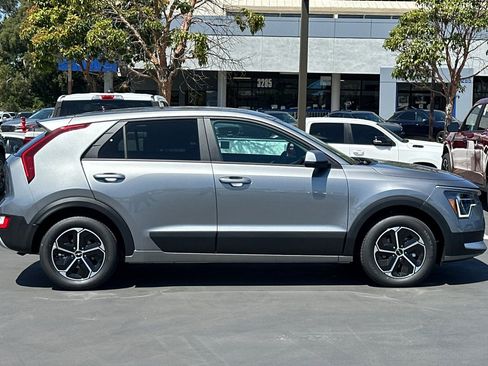New 2026 Kia Niro LX image 3