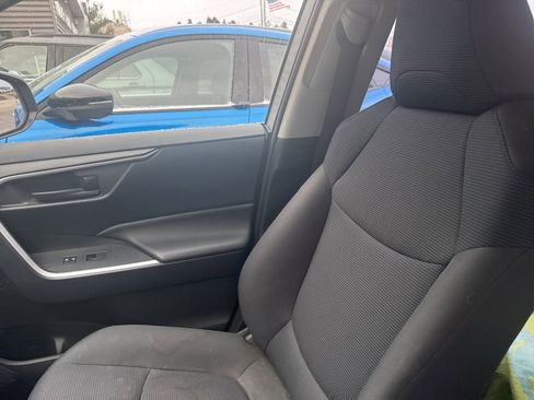 Used 2019 Toyota RAV4 LE image 15