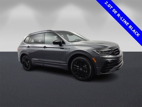 Used 2022 Volkswagen Tiguan SE R-Line image 1