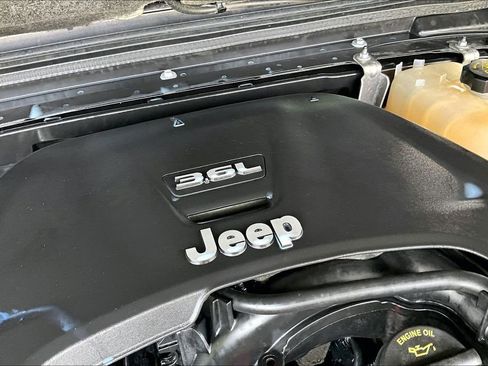 Used 2020 Jeep Gladiator Sport w/ Trailer Tow Package AWD/4WD image 30