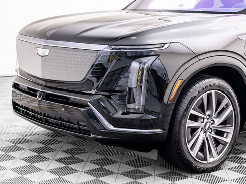 New 2026 Cadillac Vistiq Sport w/ LPO, Floor Liner Package image 32