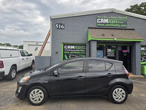 Used 2016 Toyota Prius C Two image 7
