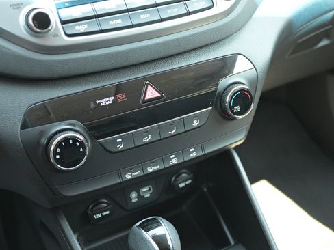 Used 2018 Hyundai Tucson SE AWD/4WD image 28