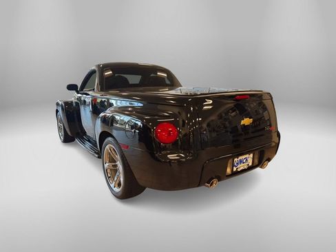 Used 2006 Chevrolet SSR w/ Preferred Equipment Group image 3