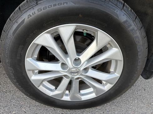 Used 2015 Nissan Rogue SV w/ SV Premium Package AWD/4WD image 14