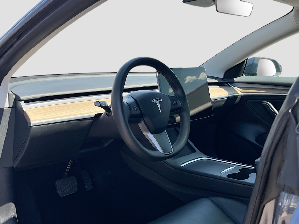 Used 2023 Tesla Model 3 Standard Range RWD image 9