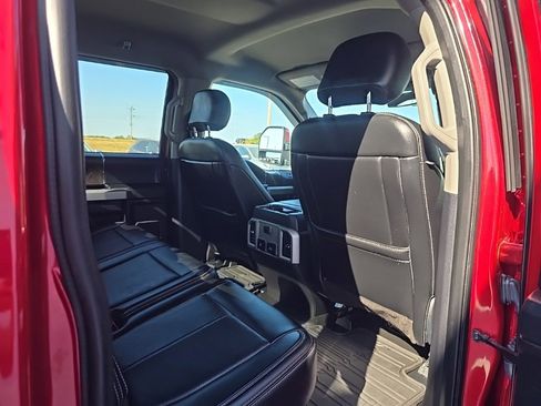 Used 2021 Ford F250 Lariat w/ FX4 Off-Road Package image 19