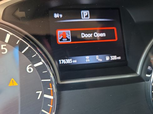Used 2017 Nissan Pathfinder Platinum FWD image 26