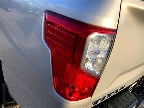 Used 2020 Nissan Titan SV w/ SV Convenience Package image 27