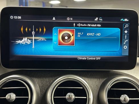 Used 2019 Mercedes-Benz C 300 Sedan w/ Parking Assistance Package image 37